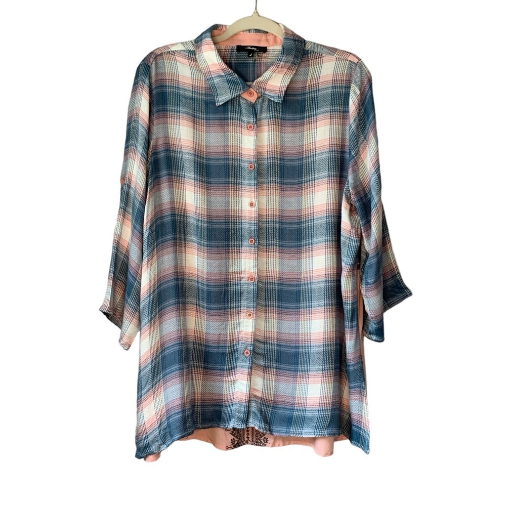 Andree by Unit multi plaid button up front w embroidered back 3/4 sleeve. Size L